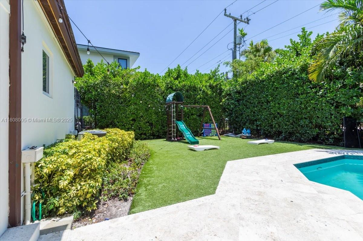 UNIVERSITY ESTATES - Residential