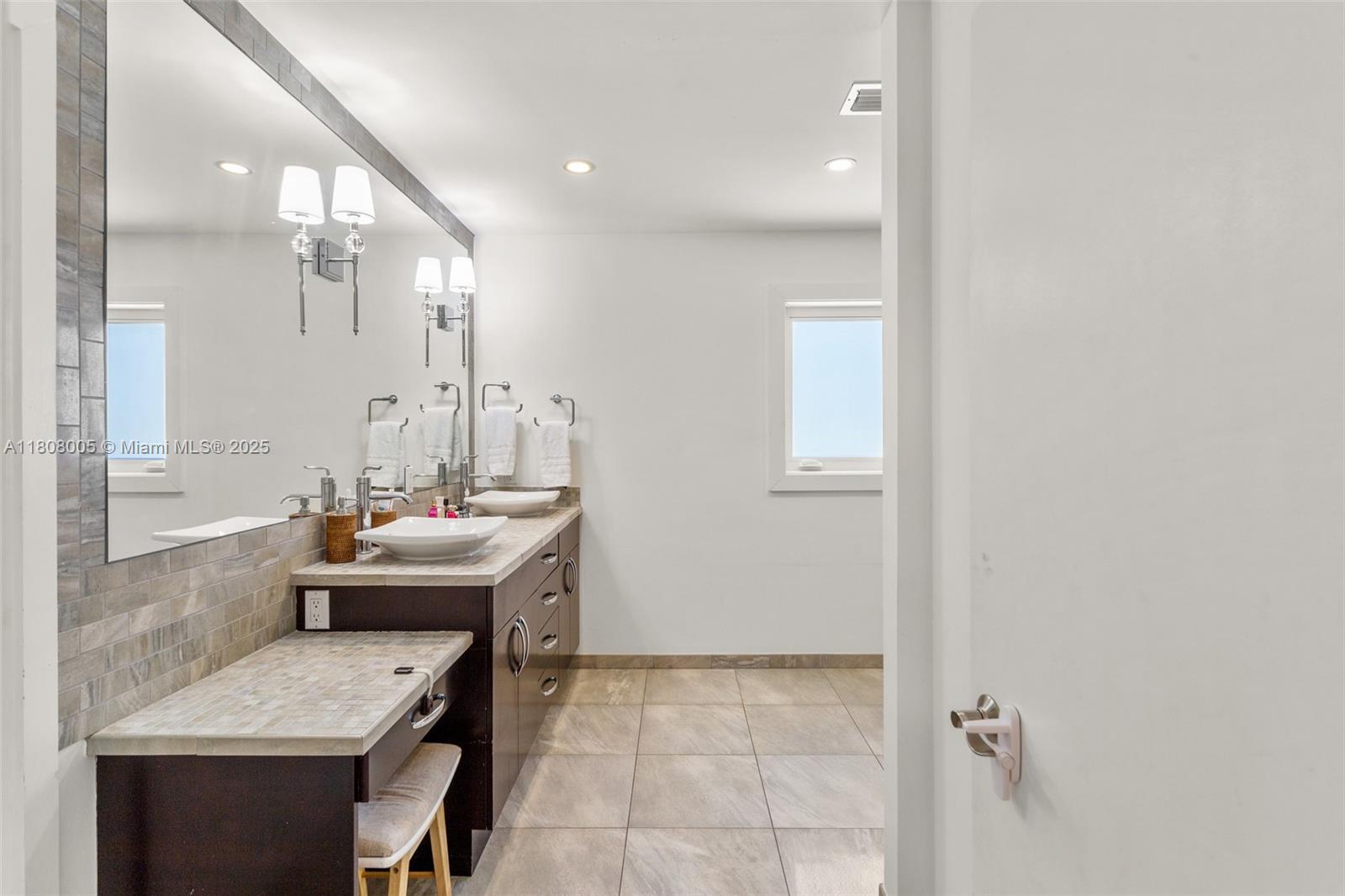 UNIVERSITY ESTATES - Residential