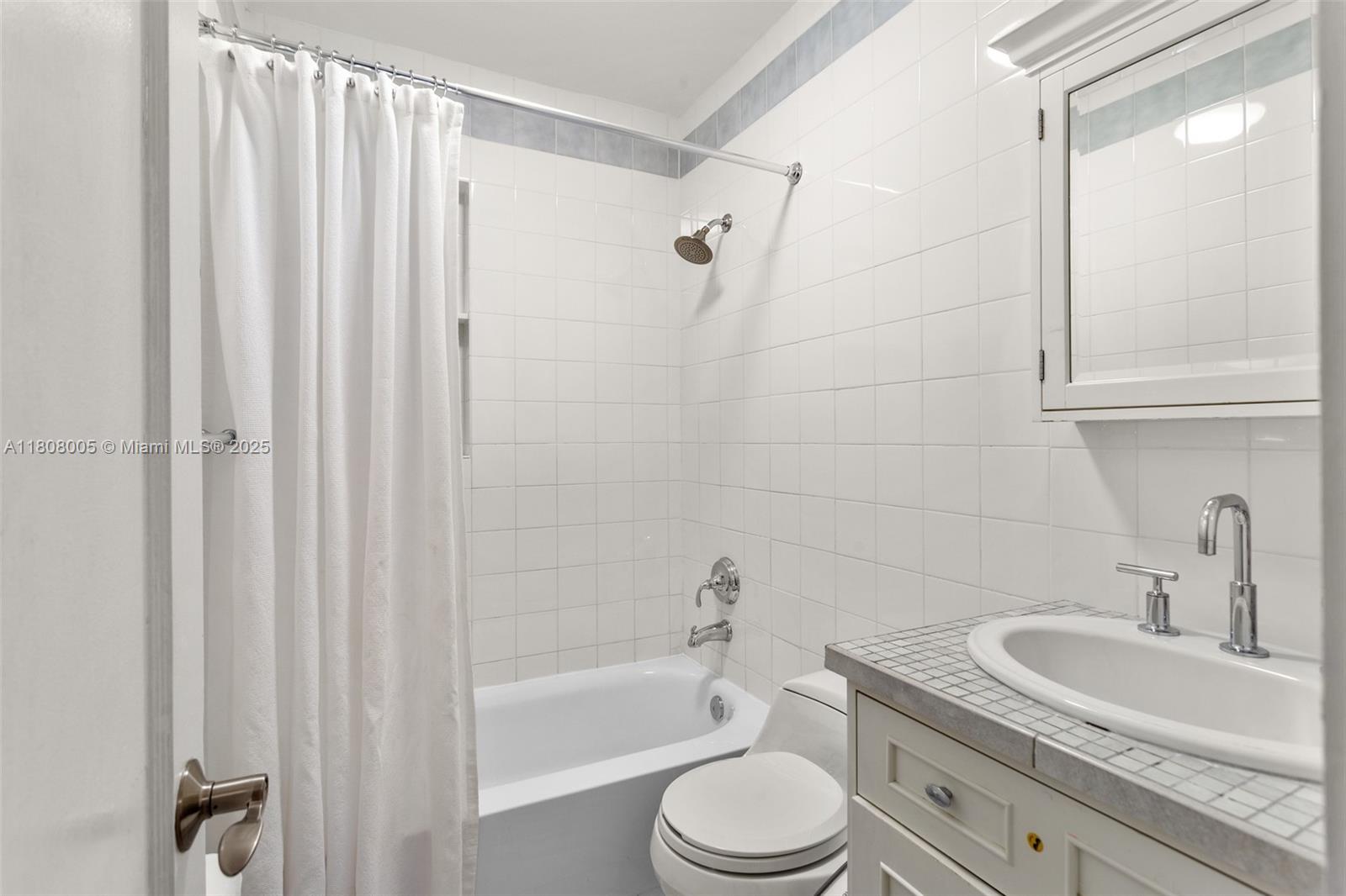 UNIVERSITY ESTATES - Residential