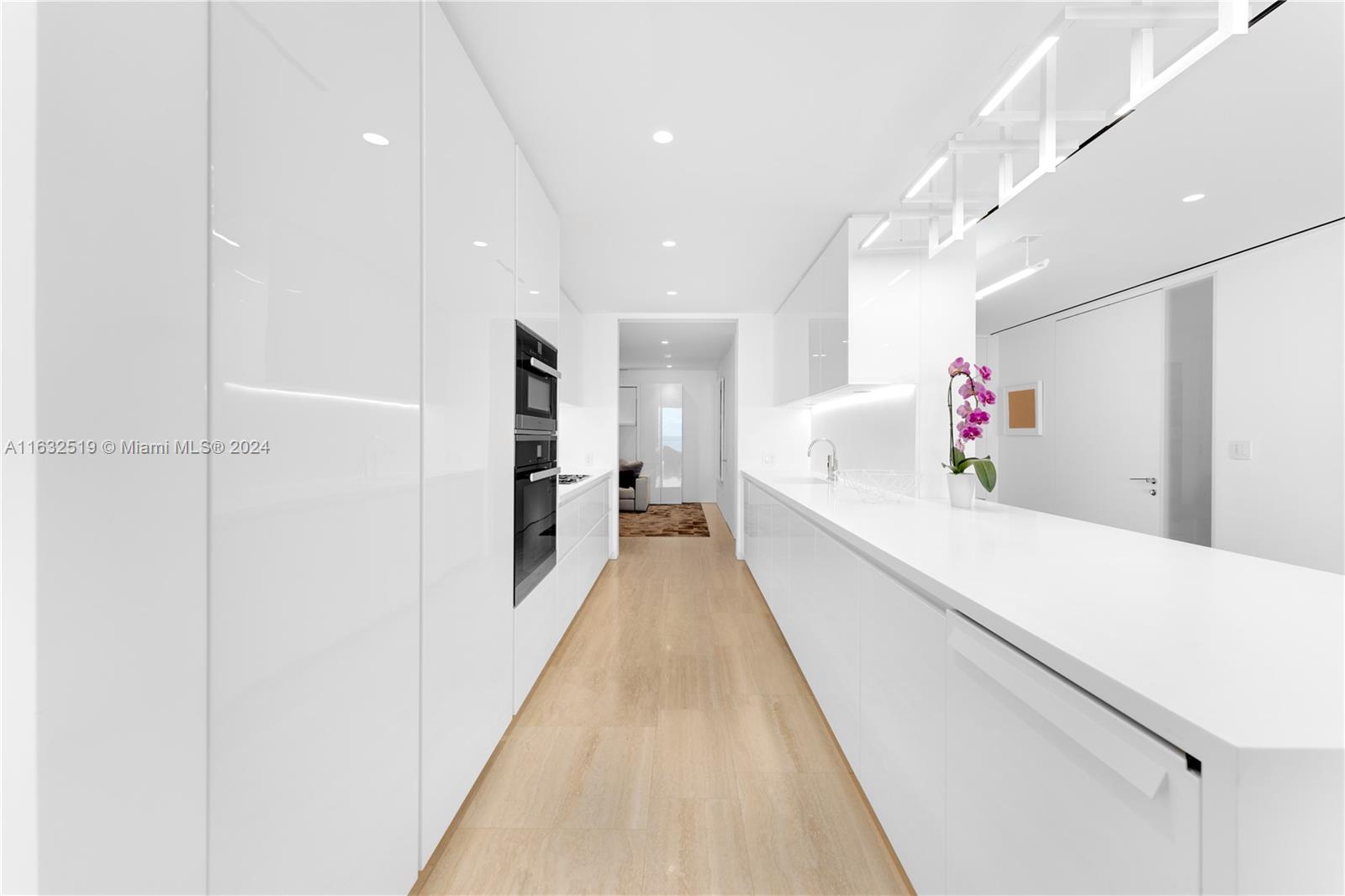 SURF CLUB CONDO - Residential