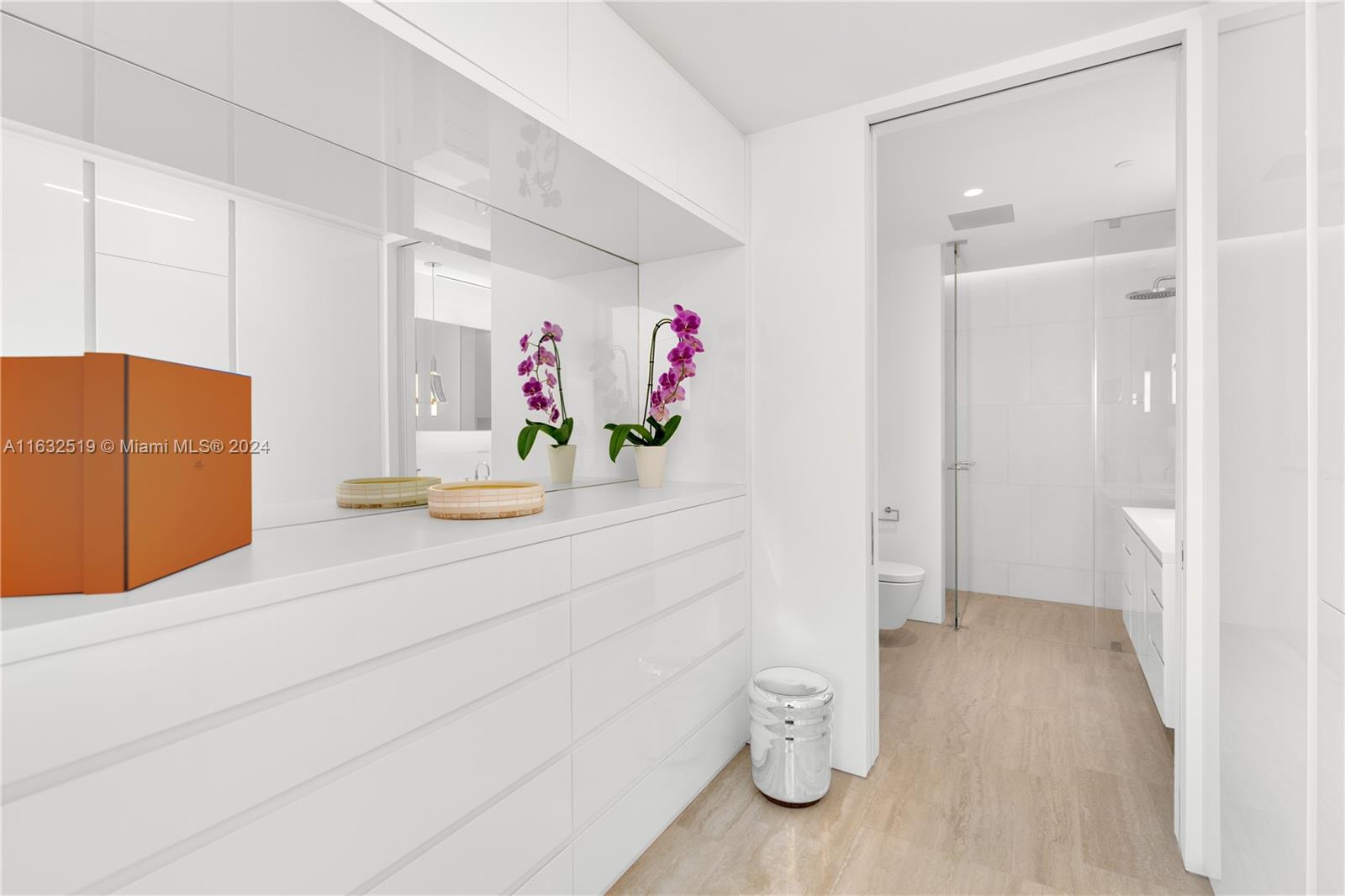 SURF CLUB CONDO - Residential