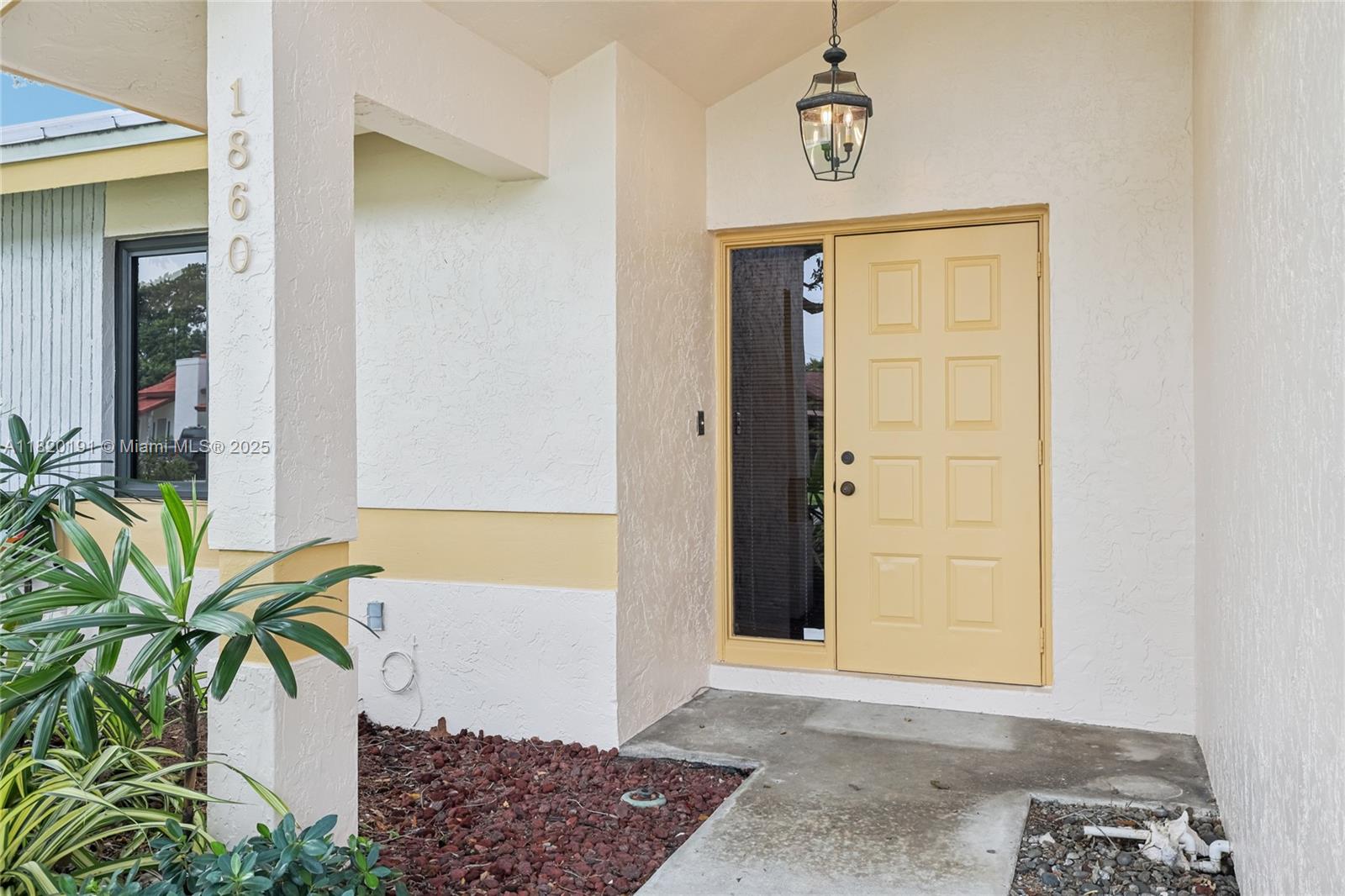 1860 NW 43rd St