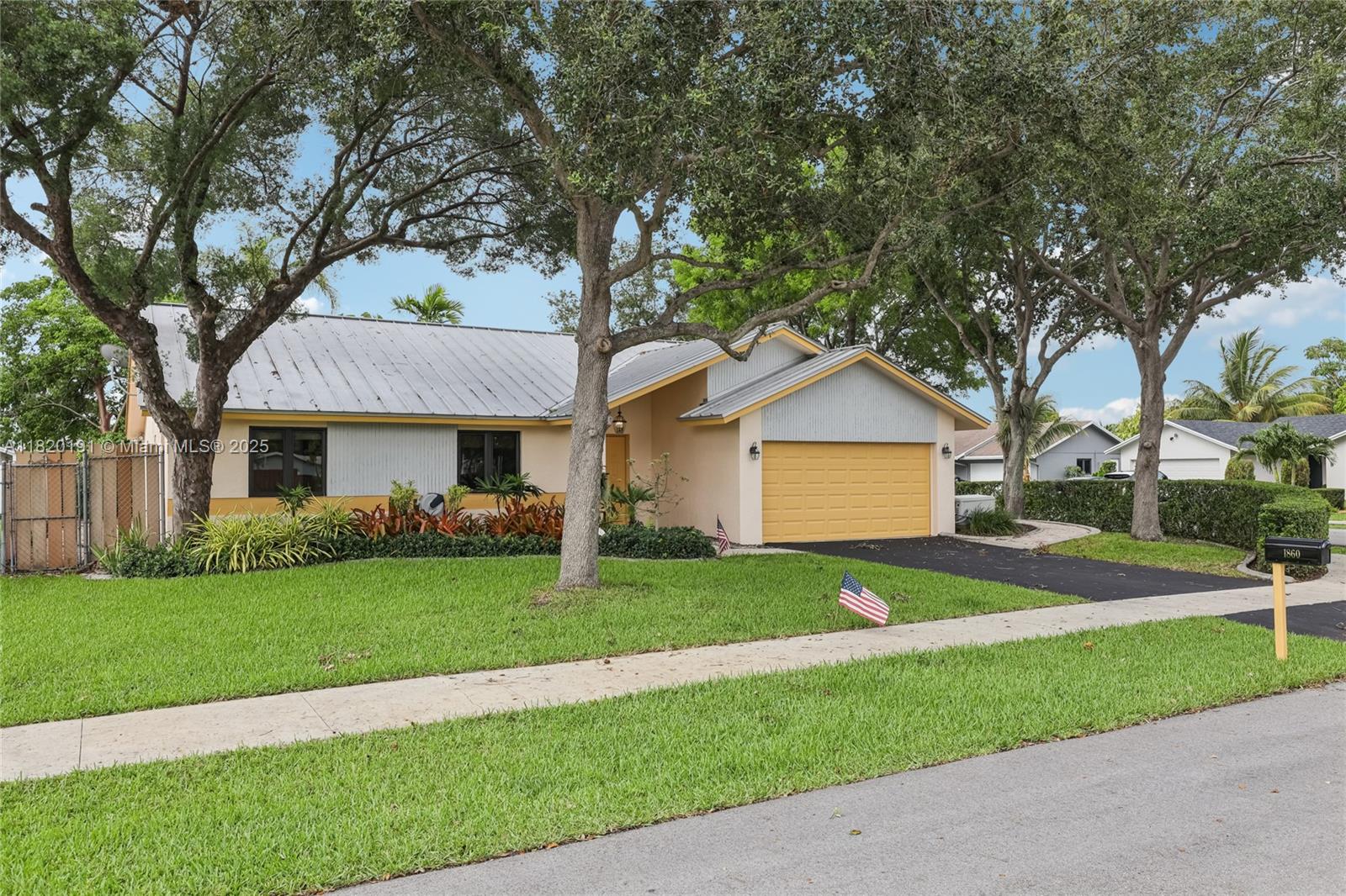 1860 NW 43rd St