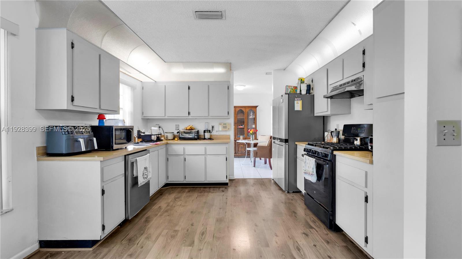 SAWGRASS ESTATES - Residential