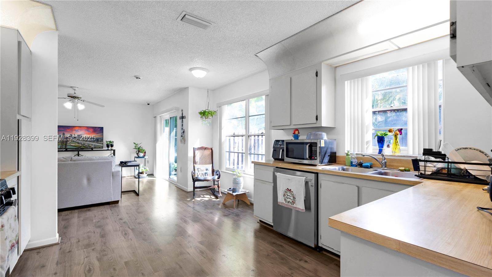 SAWGRASS ESTATES - Residential