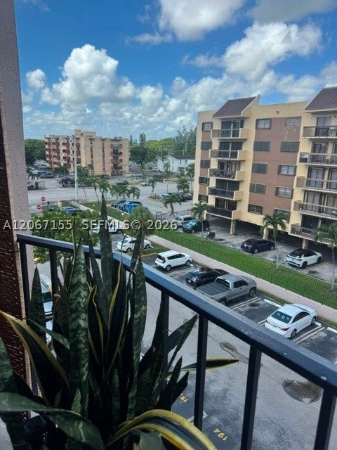 5201 NW 7th St 506