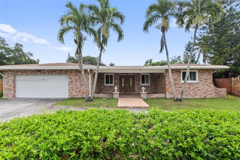 736 Ixora Ln Plantation FL 33317