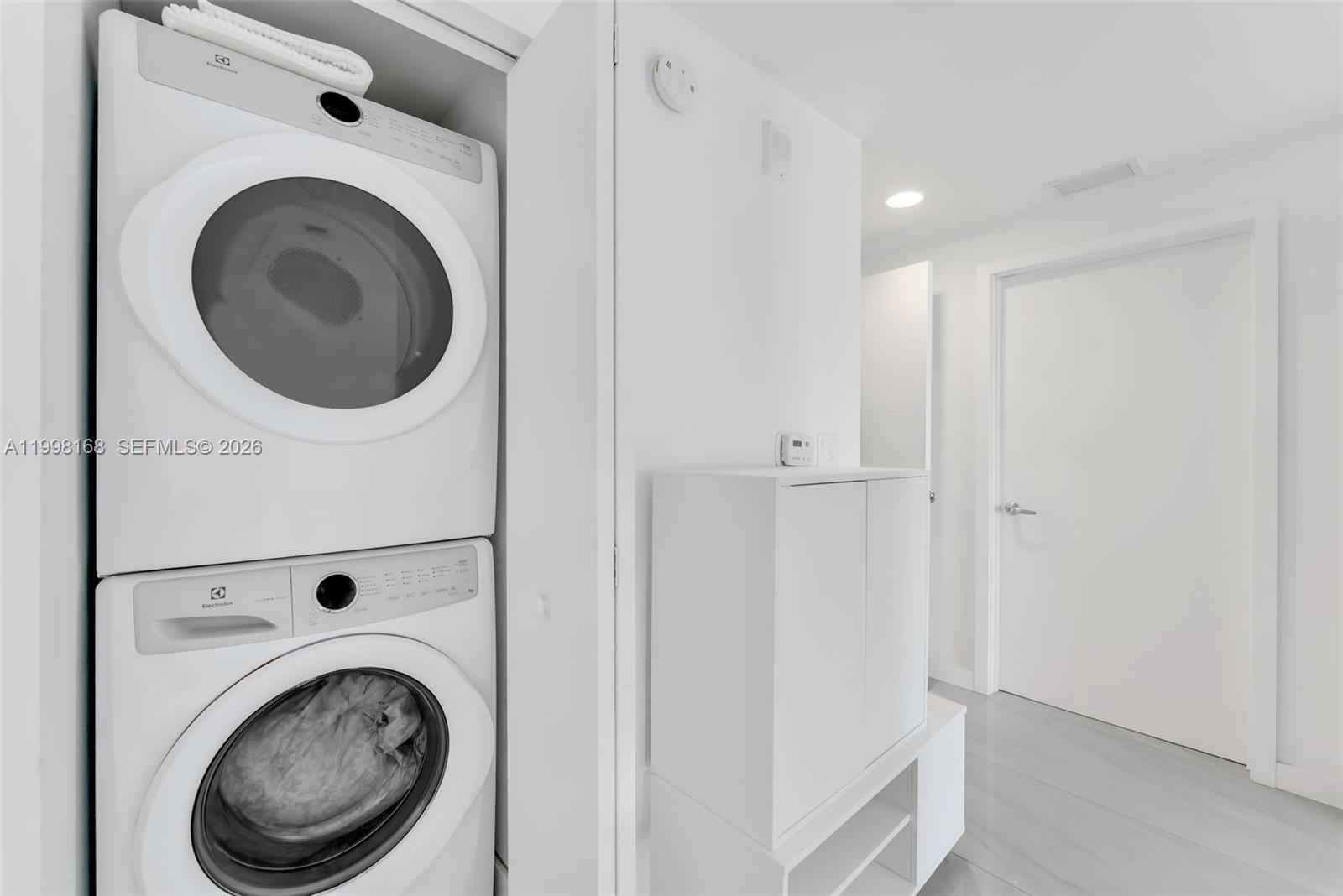 THE HARBOUR SOUTH CONDO - Residential