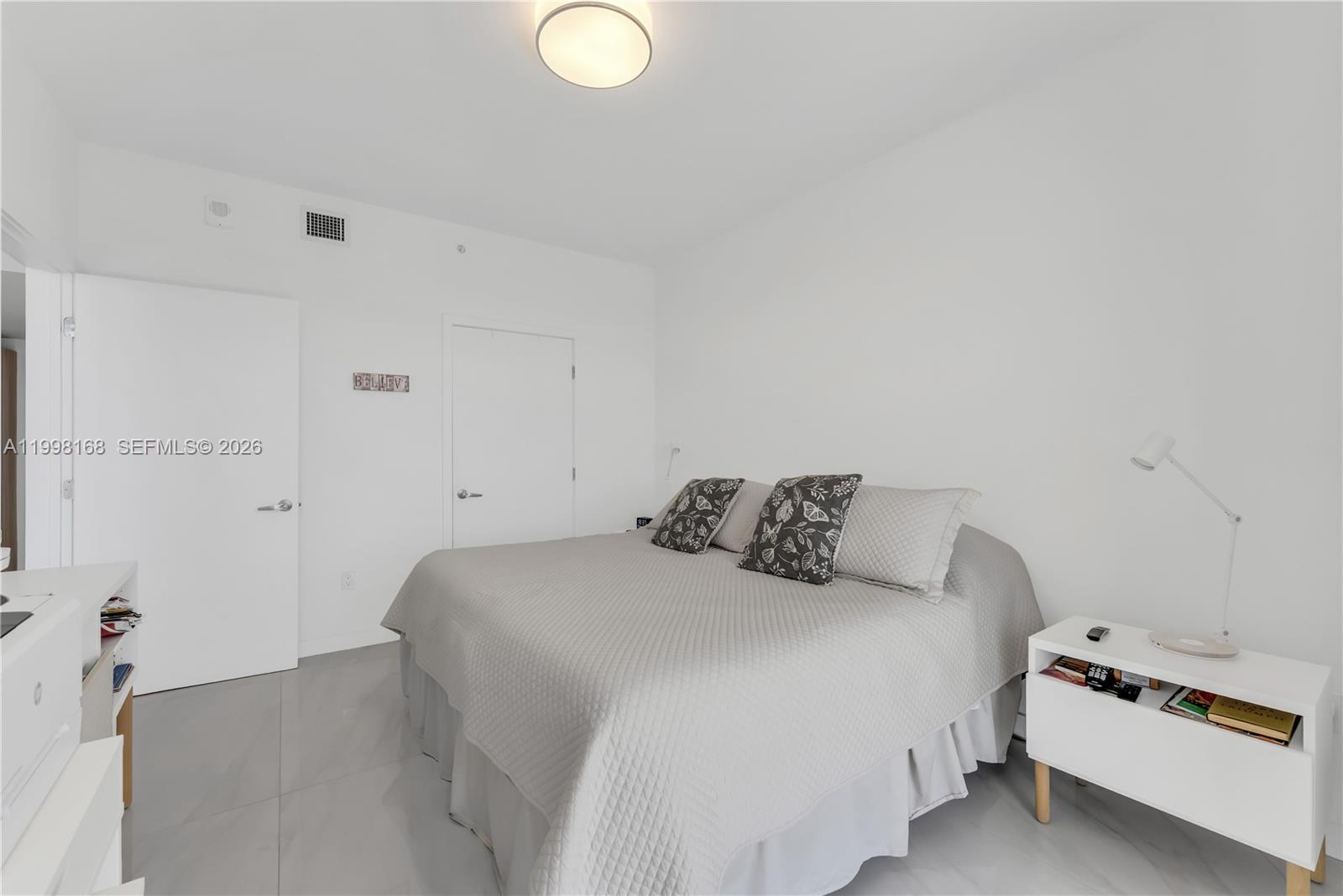 THE HARBOUR SOUTH CONDO - Residential