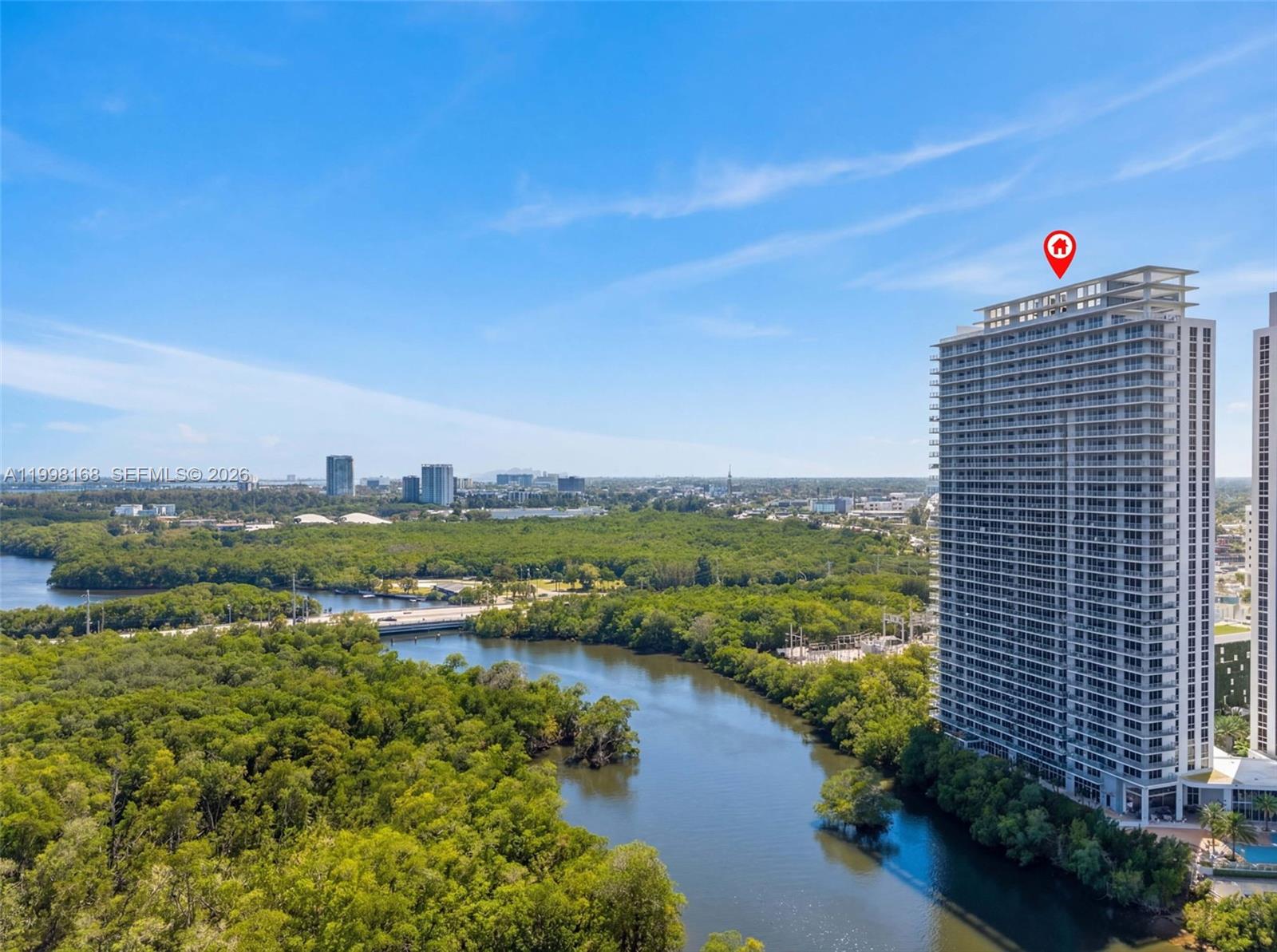 THE HARBOUR SOUTH CONDO - Residential