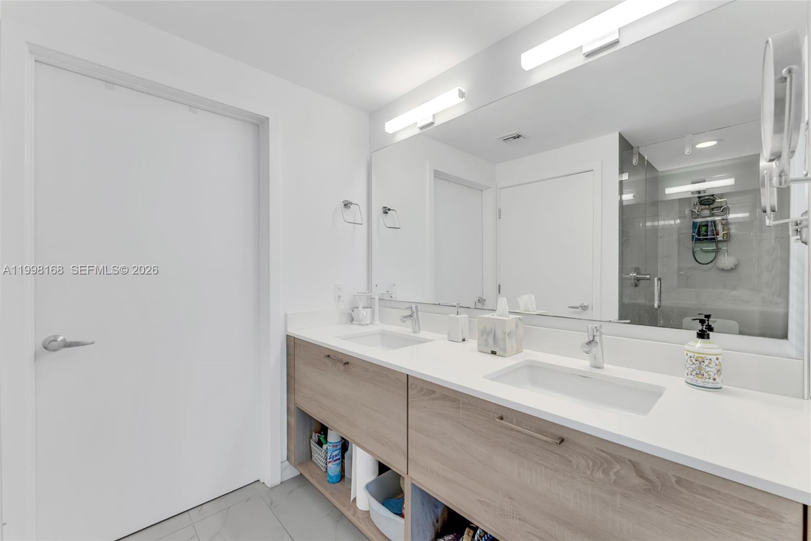 THE HARBOUR SOUTH CONDO - Residential