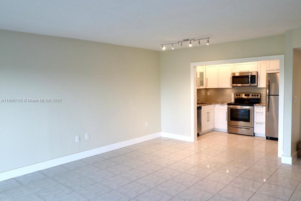 MANORS OF INVERRARY XII - Residential Lease