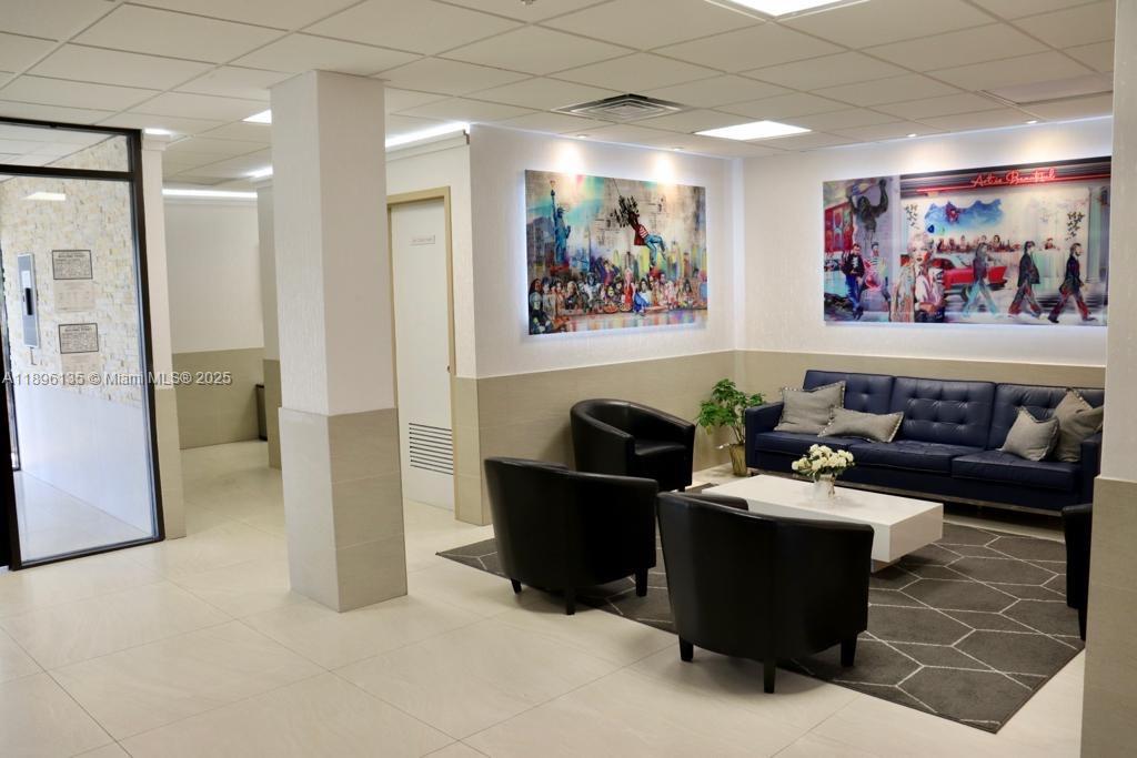 MANORS OF INVERRARY XII - Residential Lease