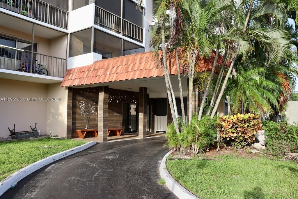 MANORS OF INVERRARY XII - Residential Lease