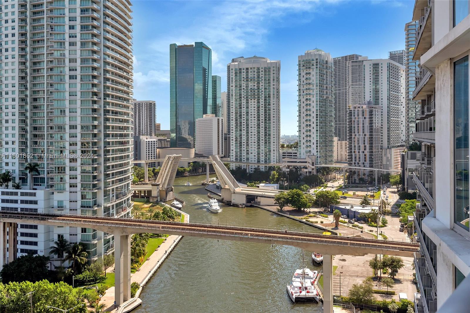 LATITUDE ON THE RIVER CON - Residential