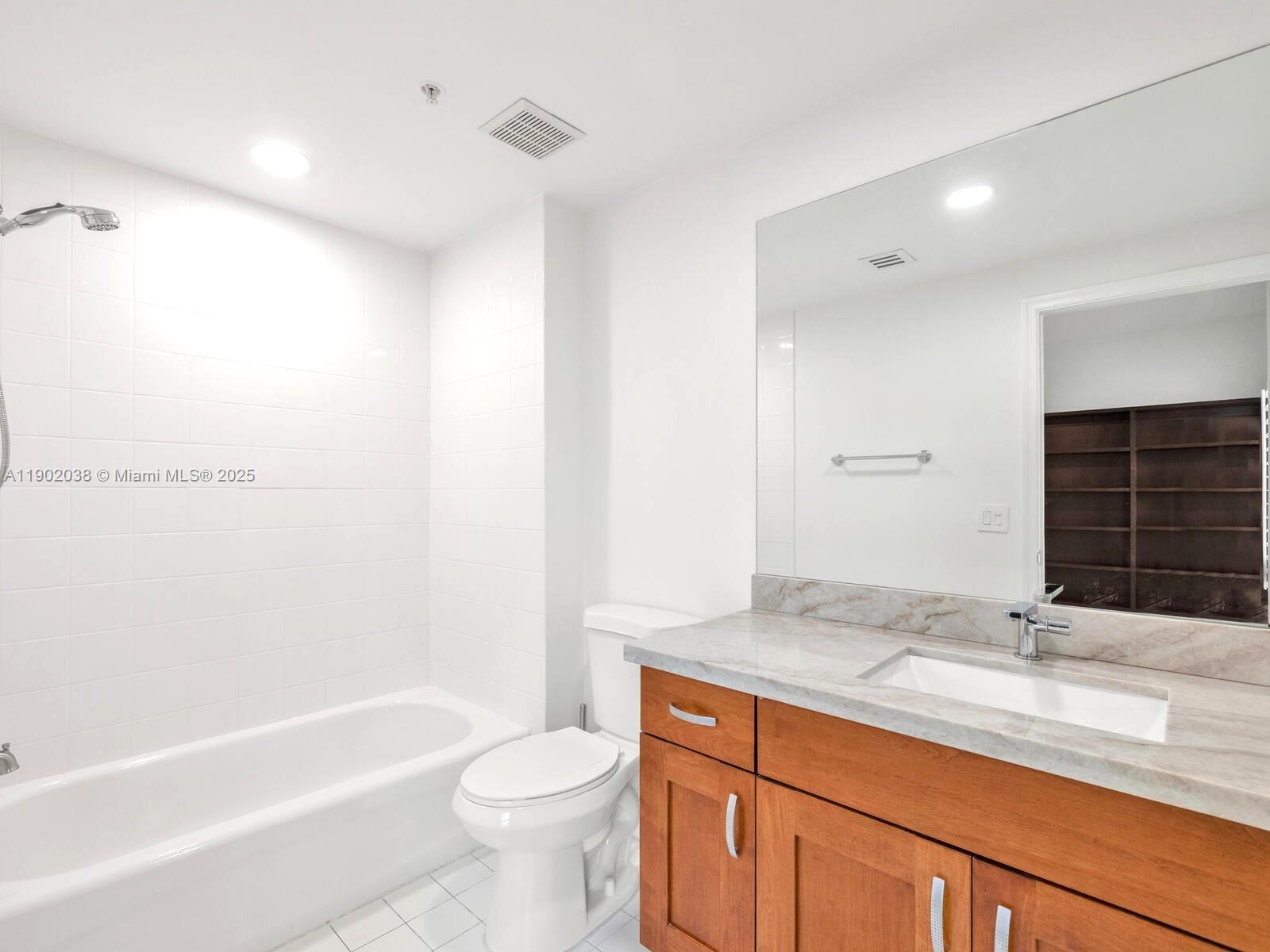 VILLA CALABRIA CONDO - Residential