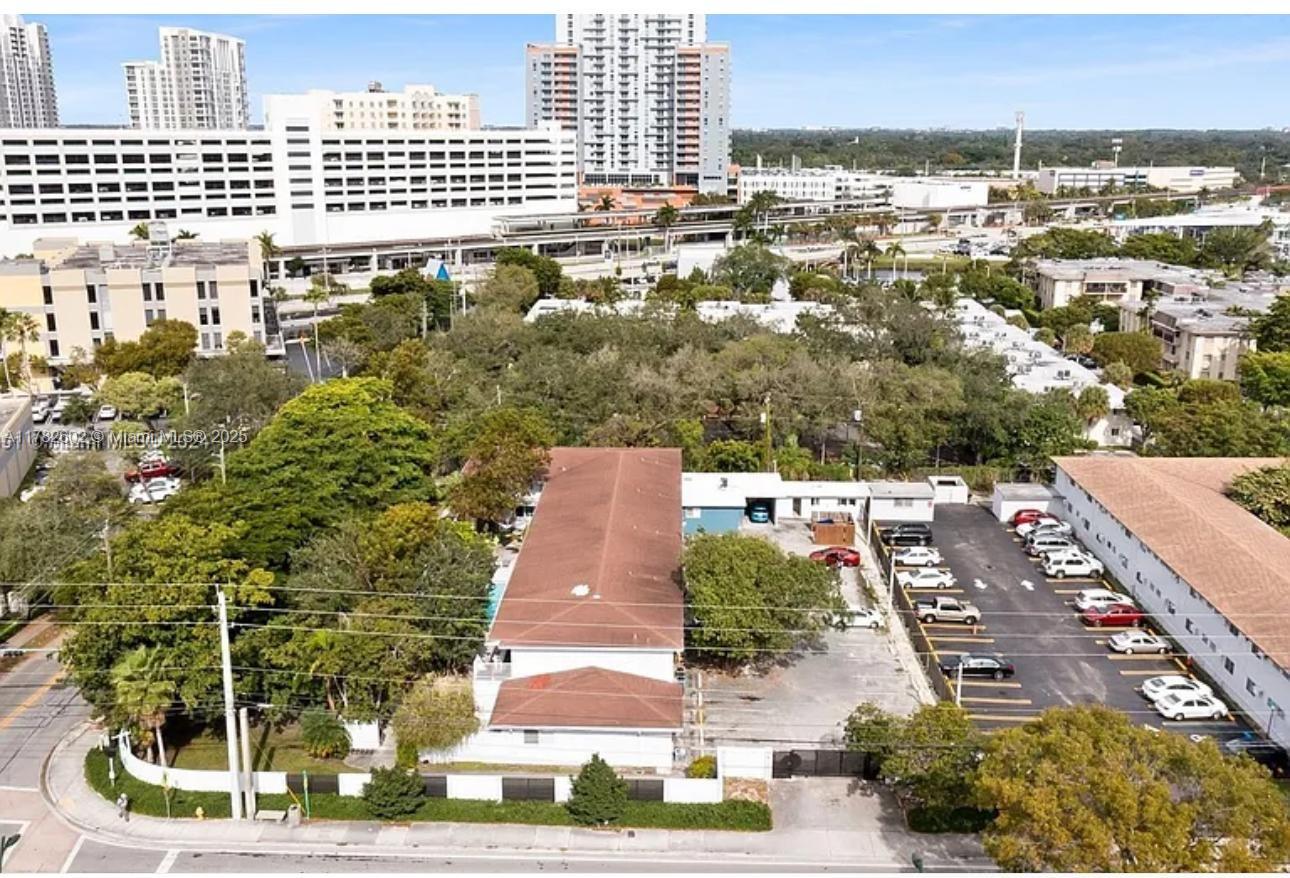 Rental Property at 6805 Sw 88th St 15, Pinecrest, Miami-Dade County, Florida - Bedrooms: 1 
Bathrooms: 1  - $2,200 MO.