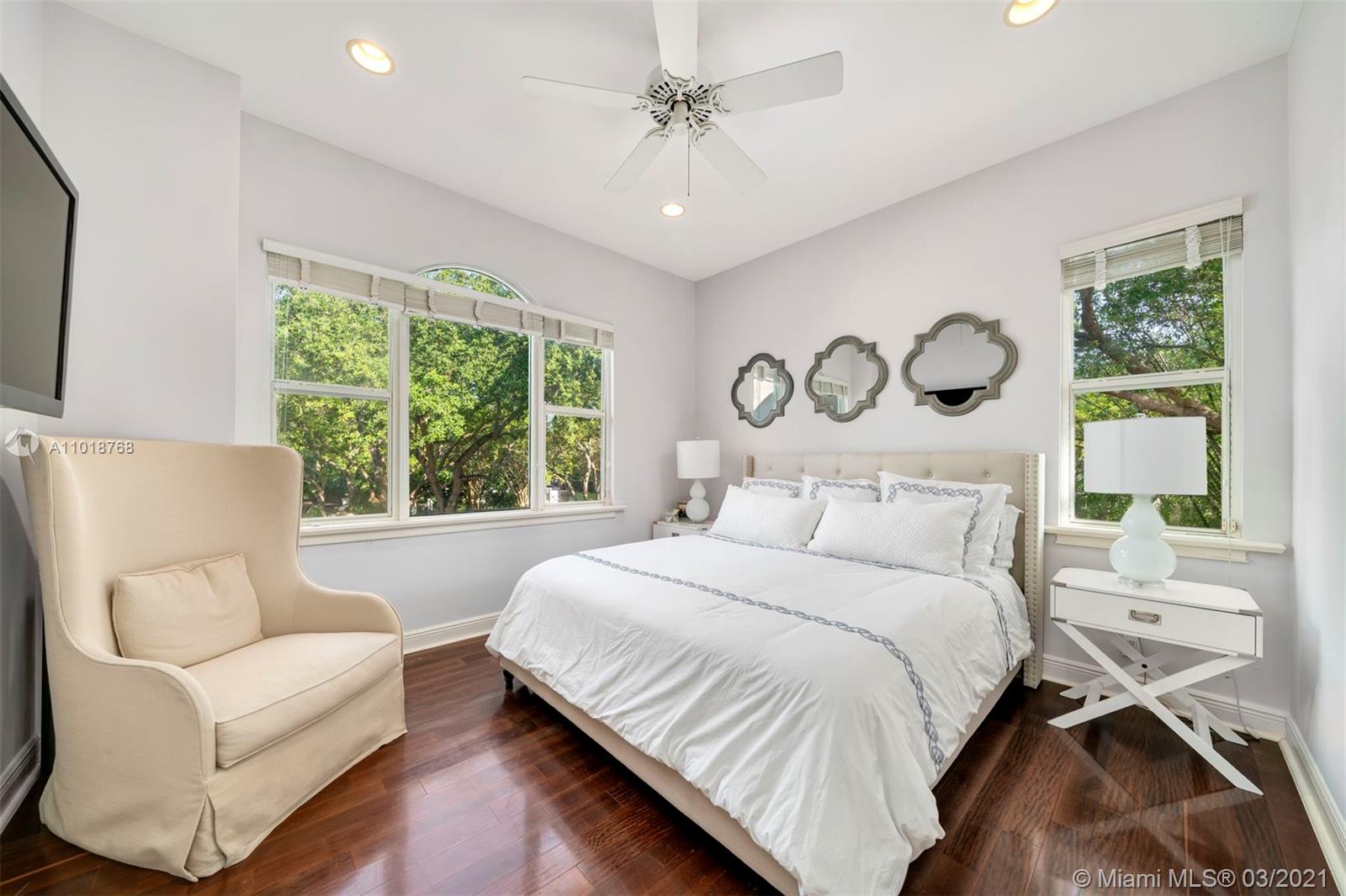 MARTIN SUBURBAN ACRES - Residential