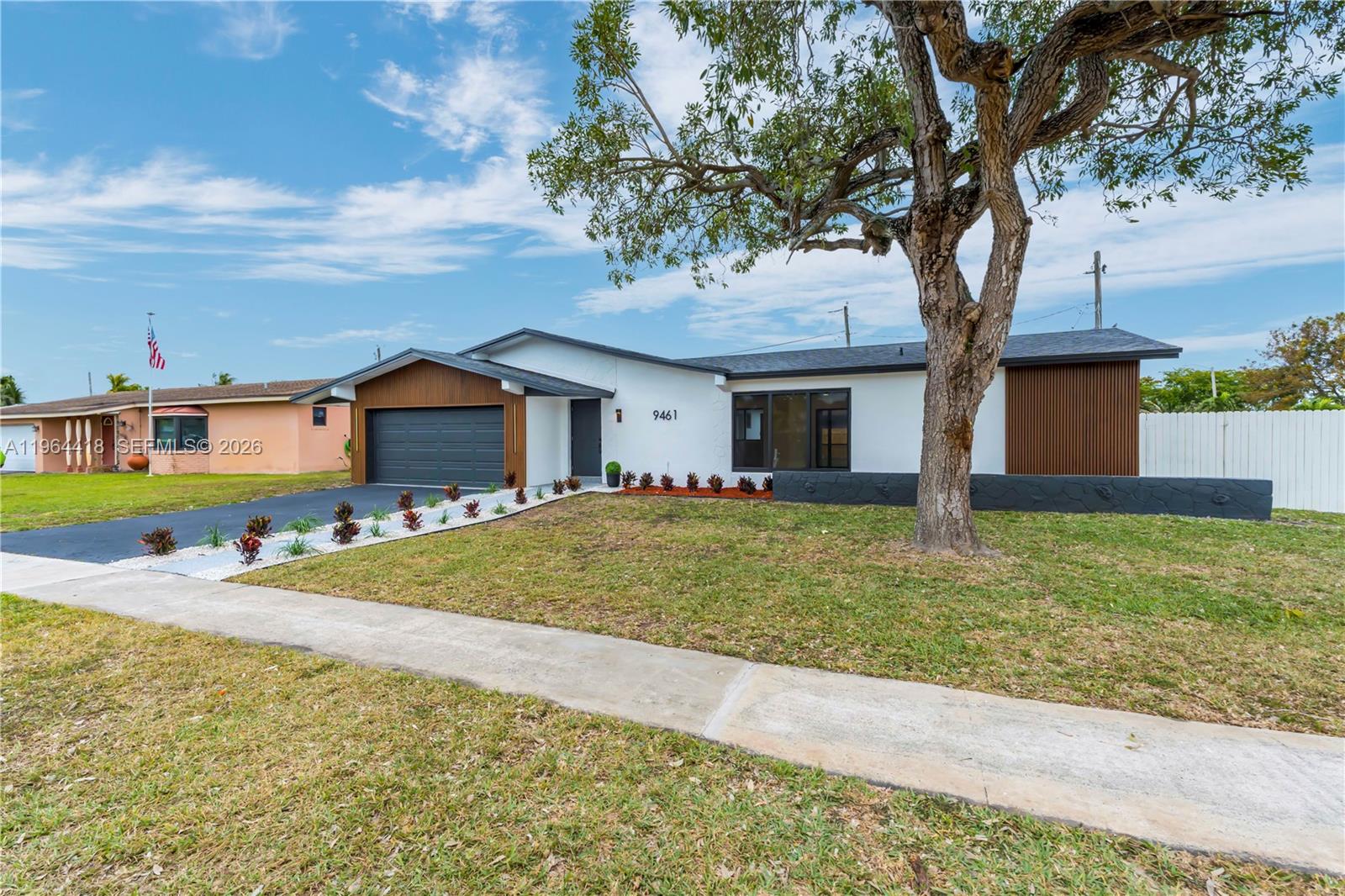 SUNRISE GOLF VILLAGE SEC - Residential