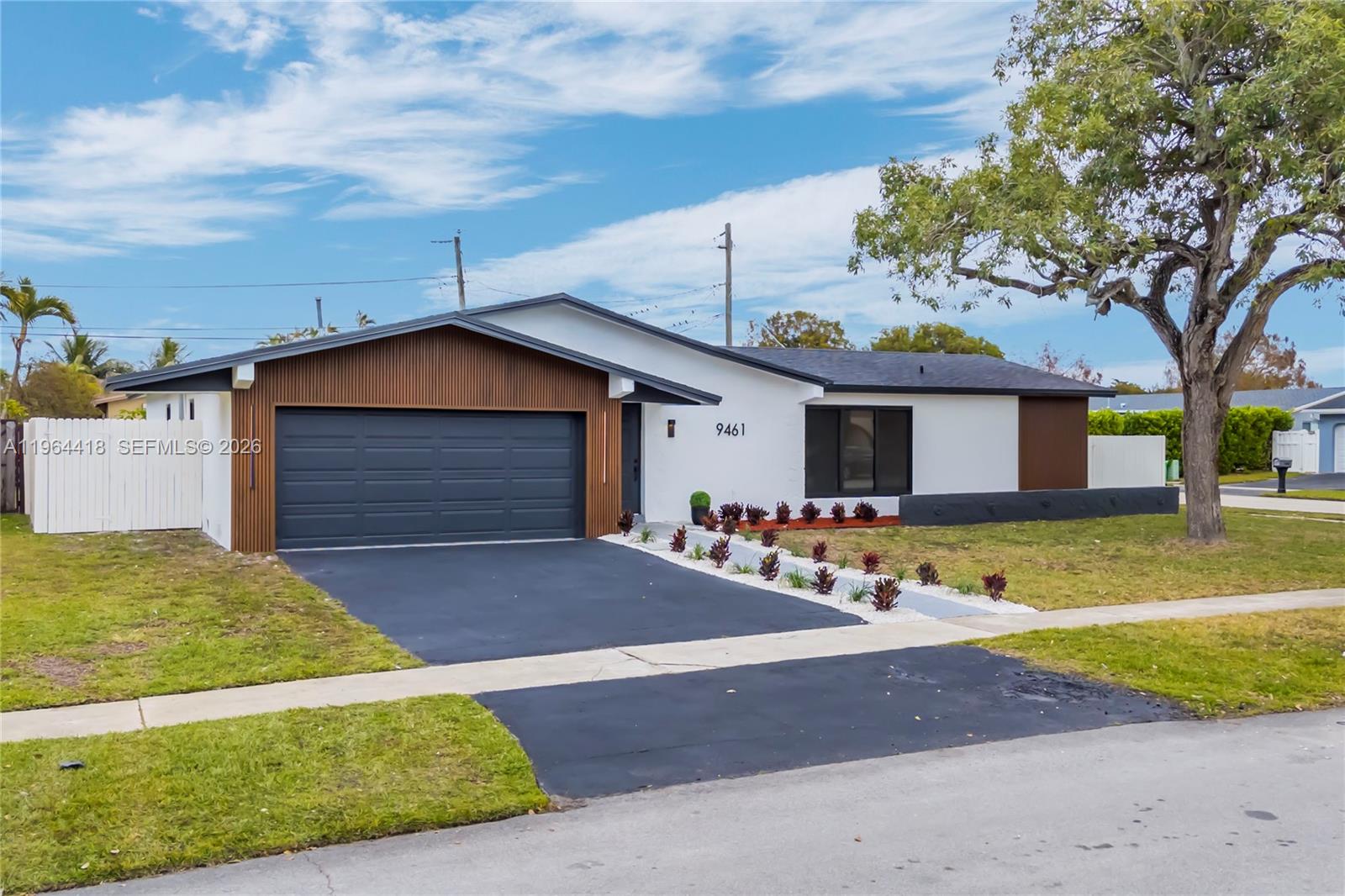 SUNRISE GOLF VILLAGE SEC - Residential