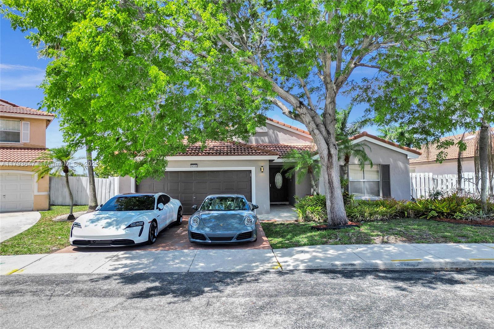 Property for Sale at 16595 Nw 10th St, Pembroke Pines, Miami-Dade County, Florida - Bedrooms: 3 
Bathrooms: 2  - $659,000