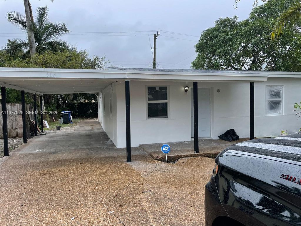 Photo of 504 NW 15th Ave #B, Fort Lauderdale, FL 33311 (MLS # A11977026)