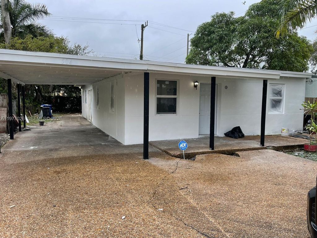 Photo of 504 NW 15th Ave #B, Fort Lauderdale, FL 33311 (MLS # A11977026)