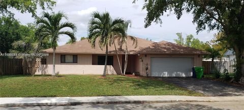 Single Family Residence in Sunrise FL 9561 33rd Mnr.jpg