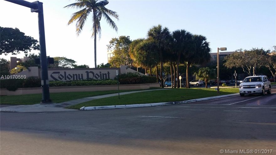 Clean spacious unit*lake view*conveniently located near all the amenities*pool*tennis court*clubhouse*ready for a new owner's touch*new stainless steel refrigerator*new washer & dryer*quiet community*centrally located in Pembroke Pines*near shopping*restaurants*highways*houses of worship*bright