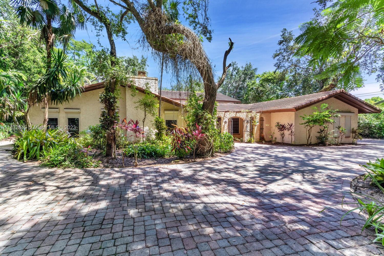 HELMS COUNTRY ESTATES RE- - Residential