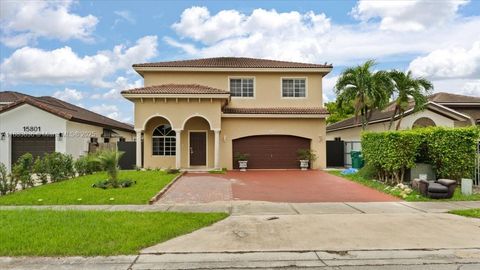 15789 SW 138th Ter 15789 Miami FL 33196