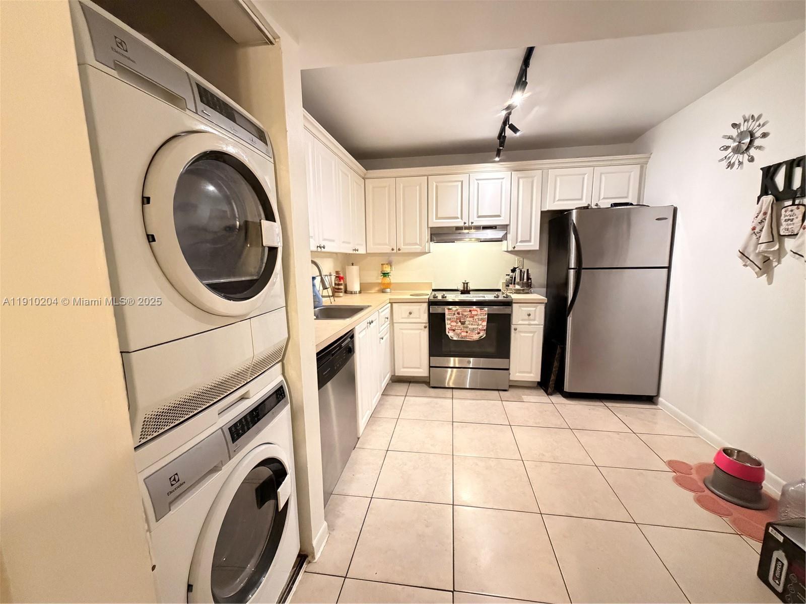 BELASERA AT PINE ISLAND C - Residential