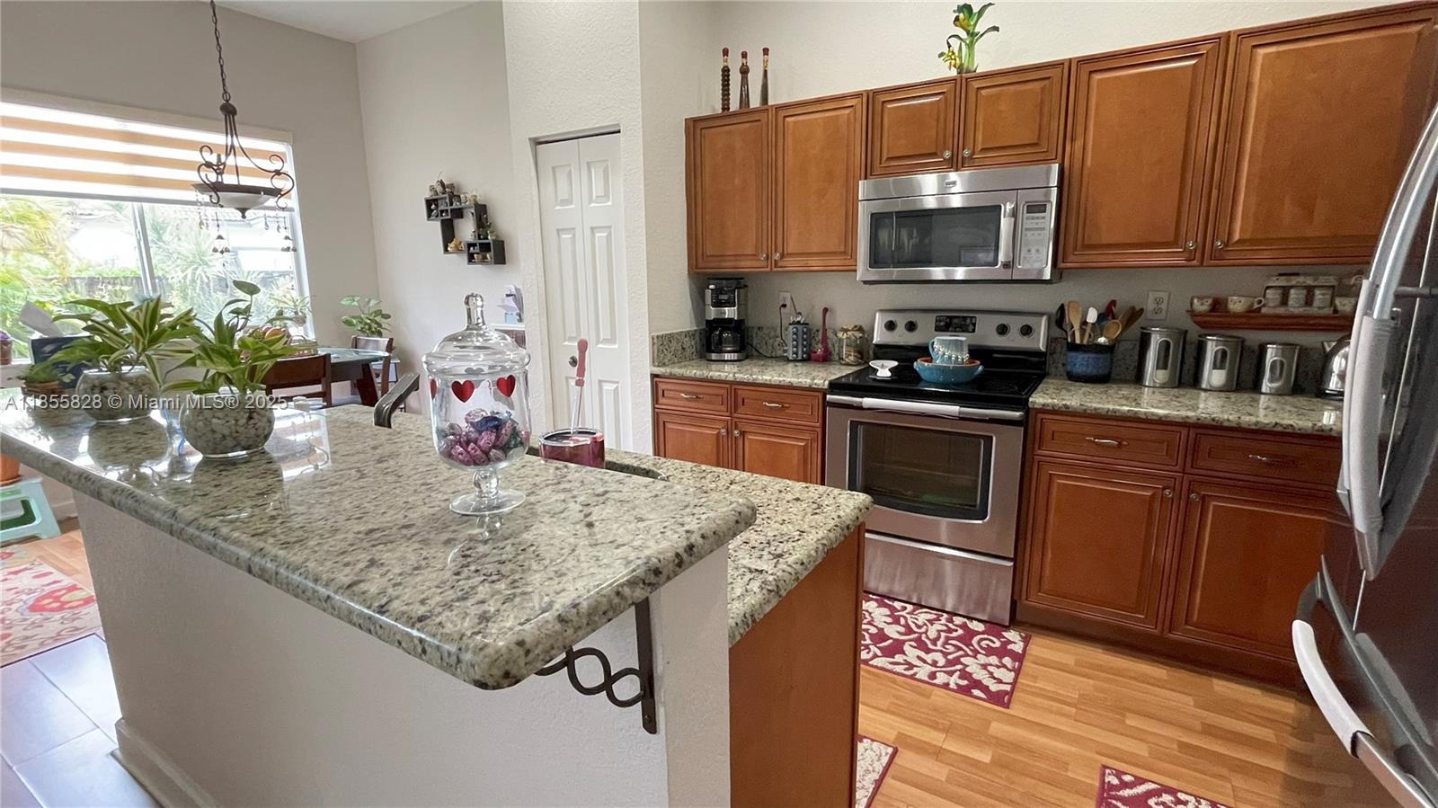 LAKES BY THE BAY AMBER - Residential
