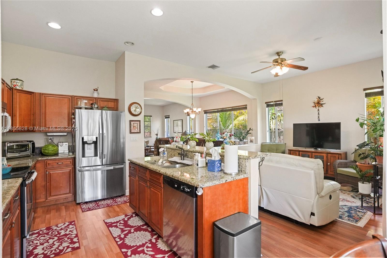 LAKES BY THE BAY AMBER - Residential