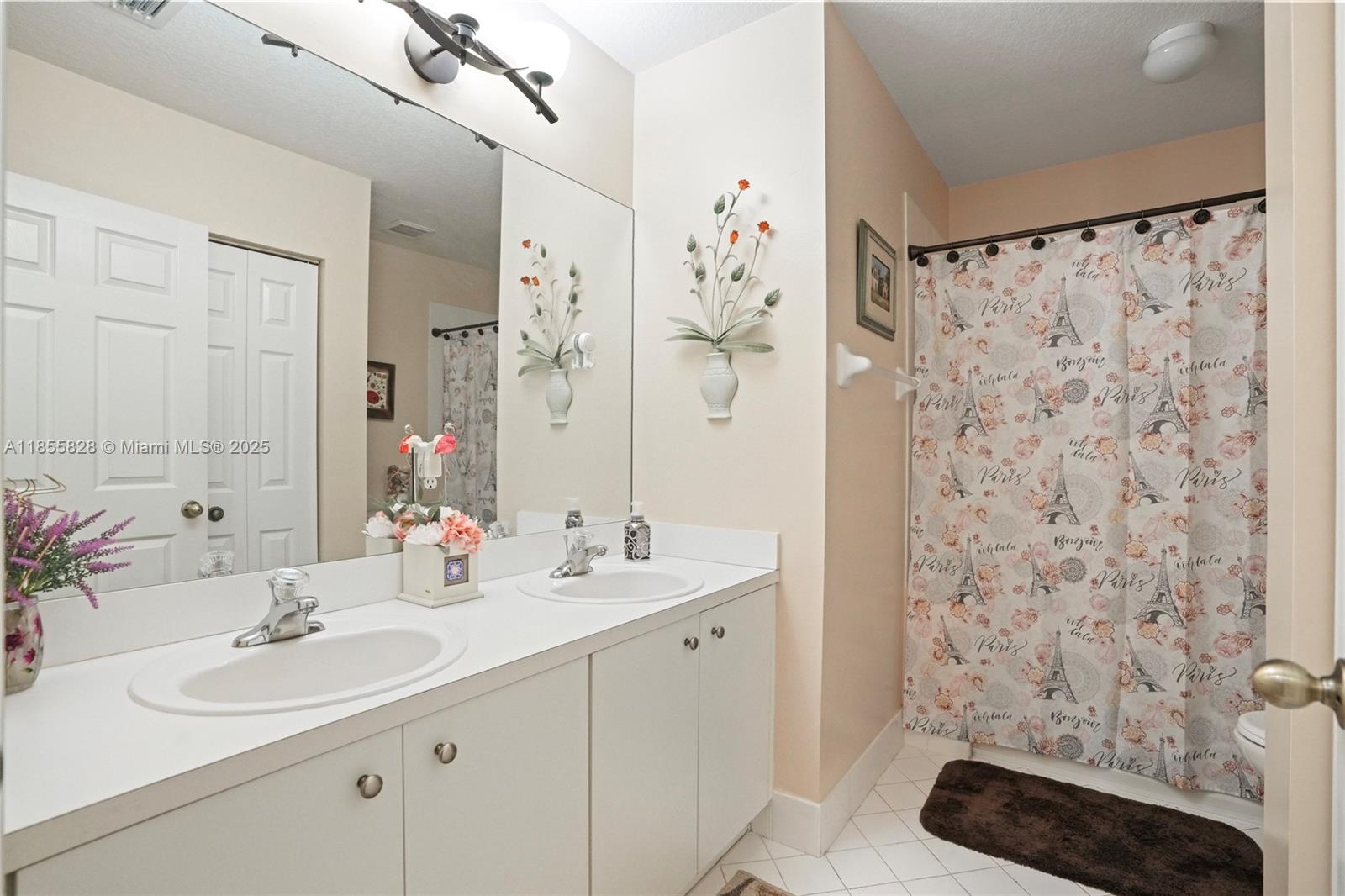 LAKES BY THE BAY AMBER - Residential