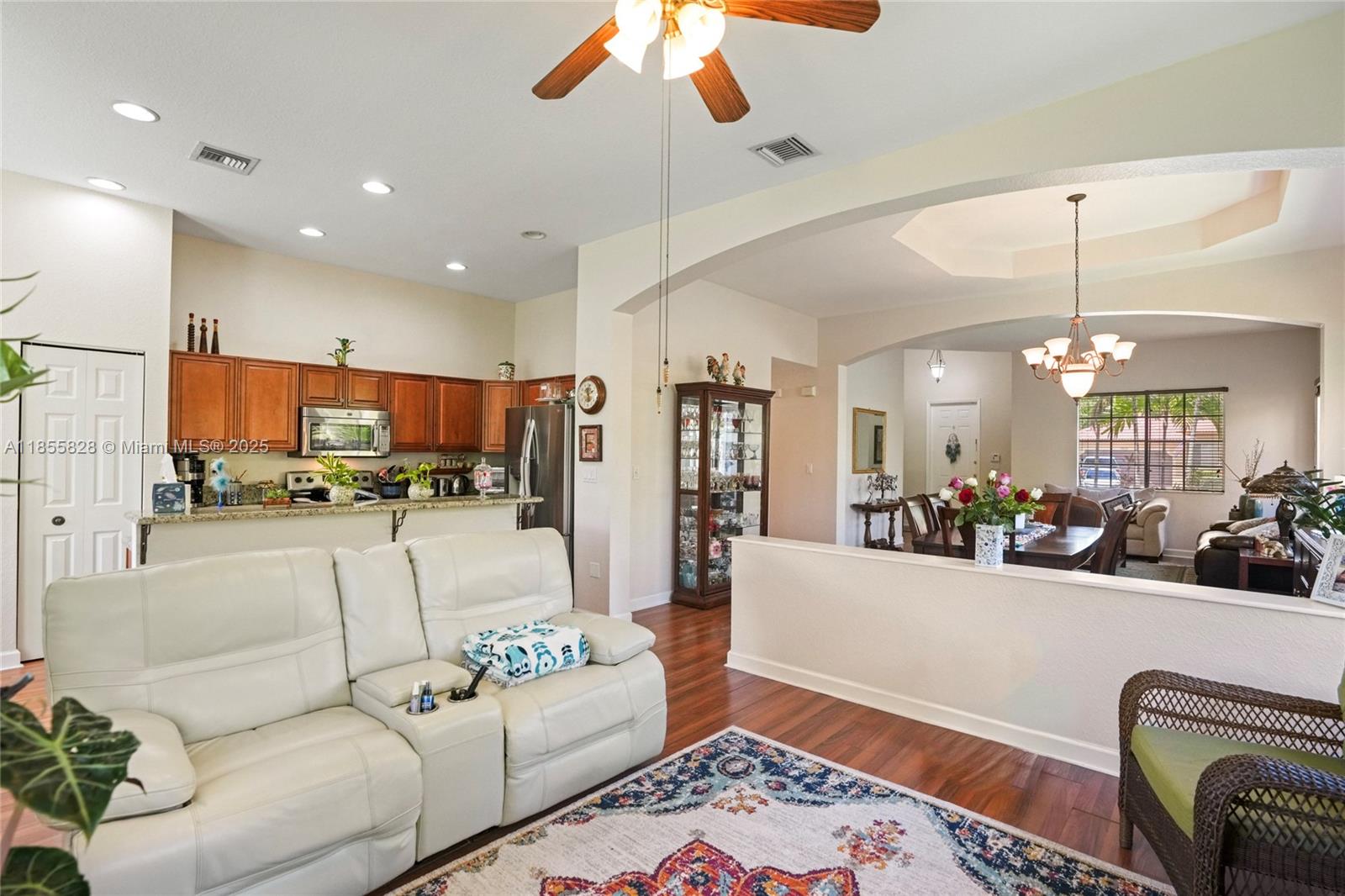 LAKES BY THE BAY AMBER - Residential