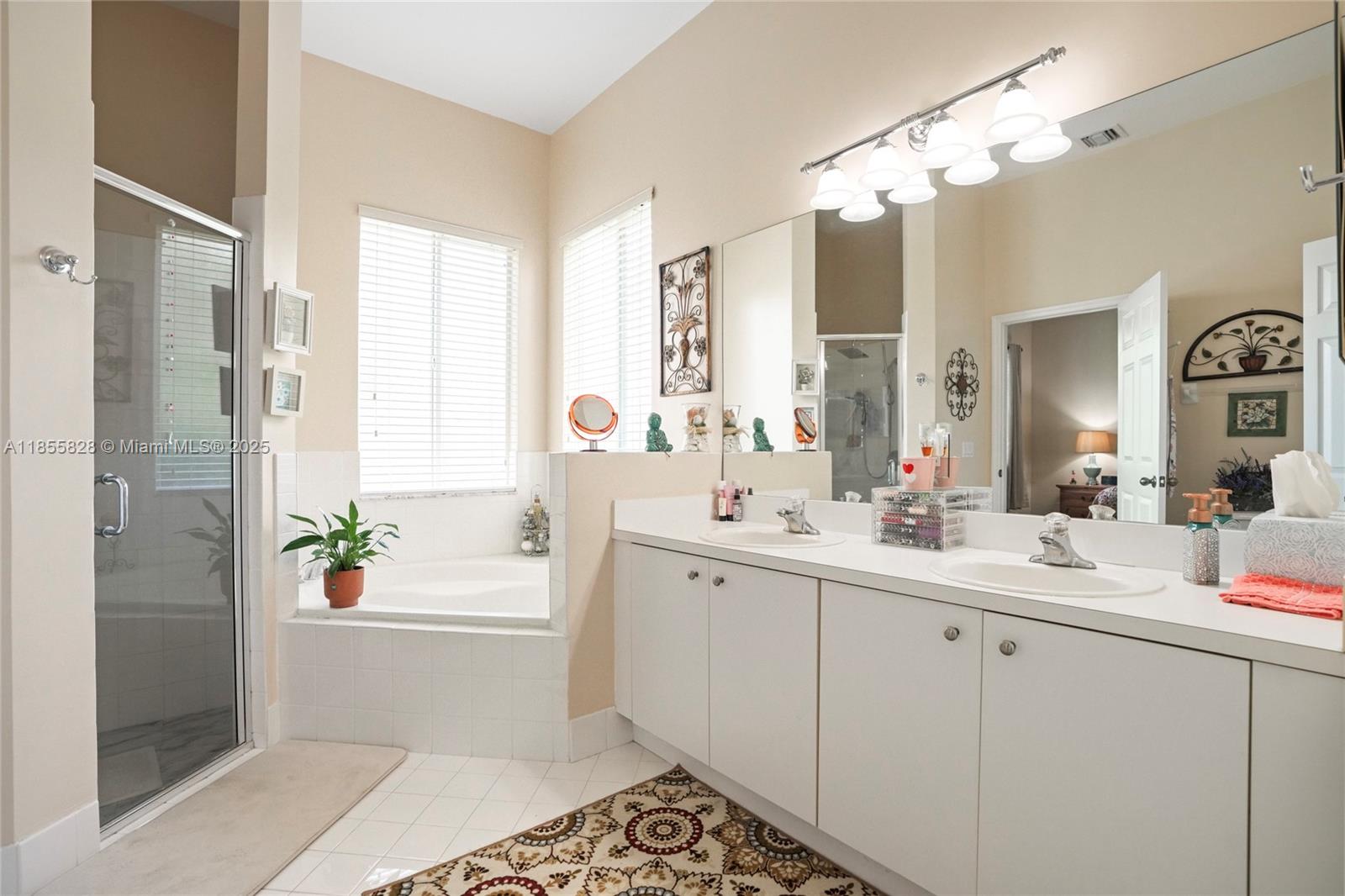 LAKES BY THE BAY AMBER - Residential