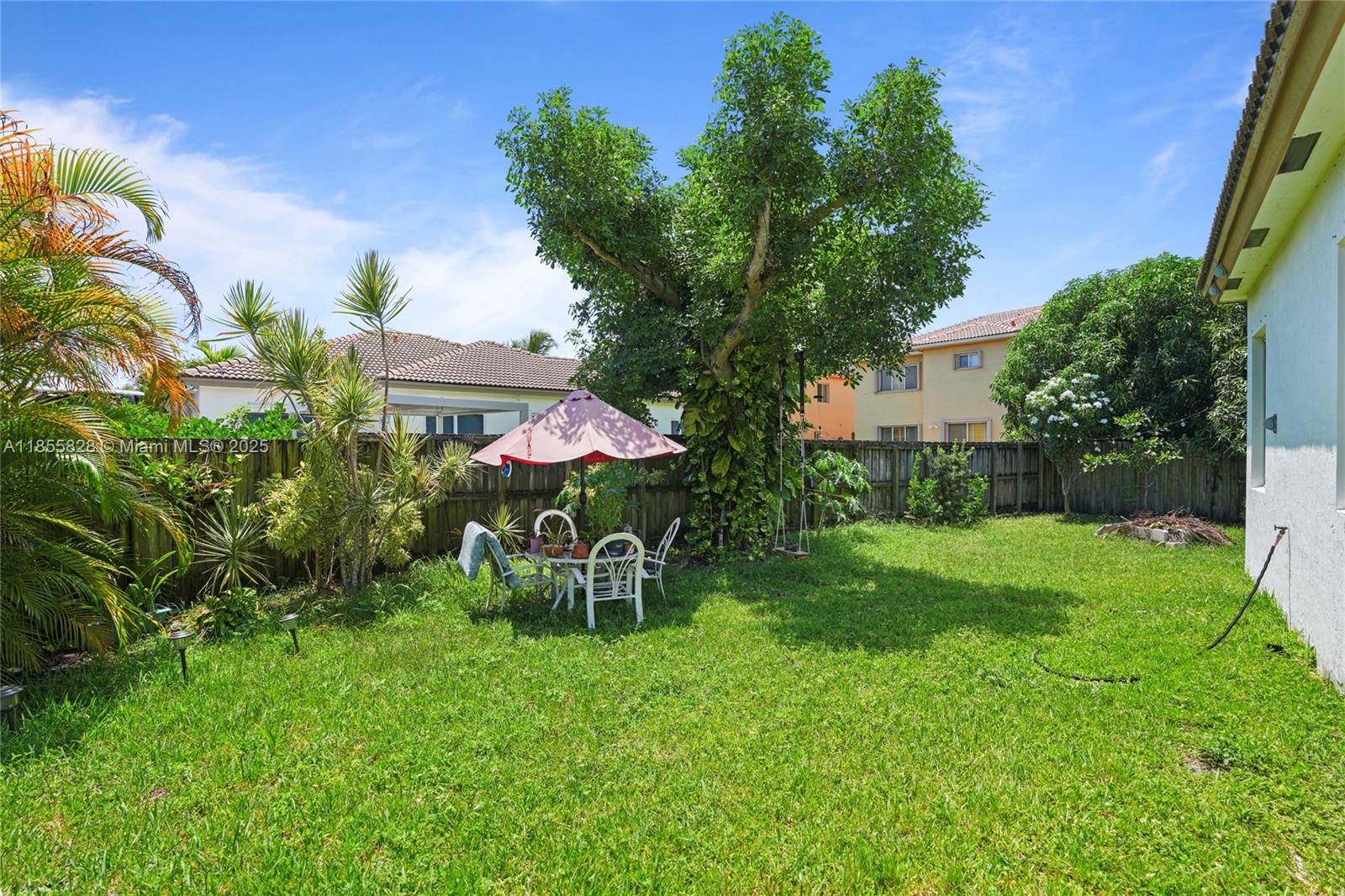 LAKES BY THE BAY AMBER - Residential