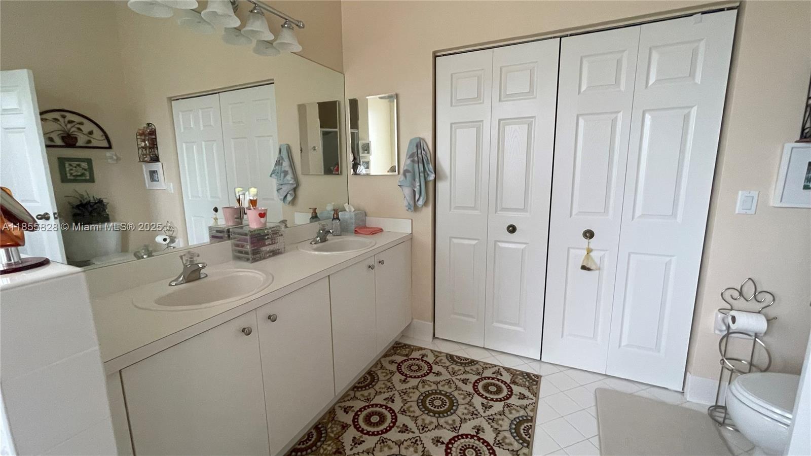LAKES BY THE BAY AMBER - Residential