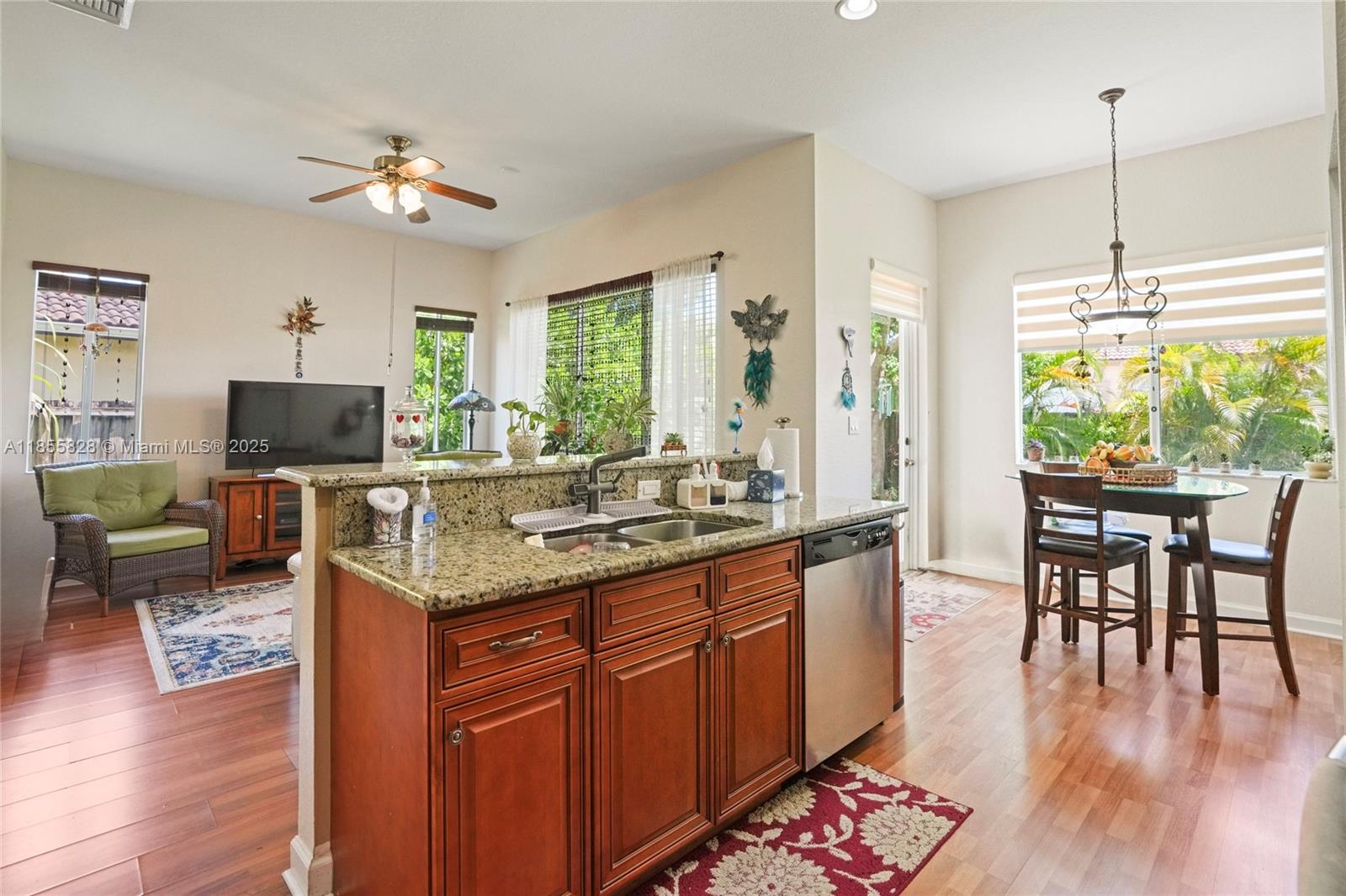 LAKES BY THE BAY AMBER - Residential