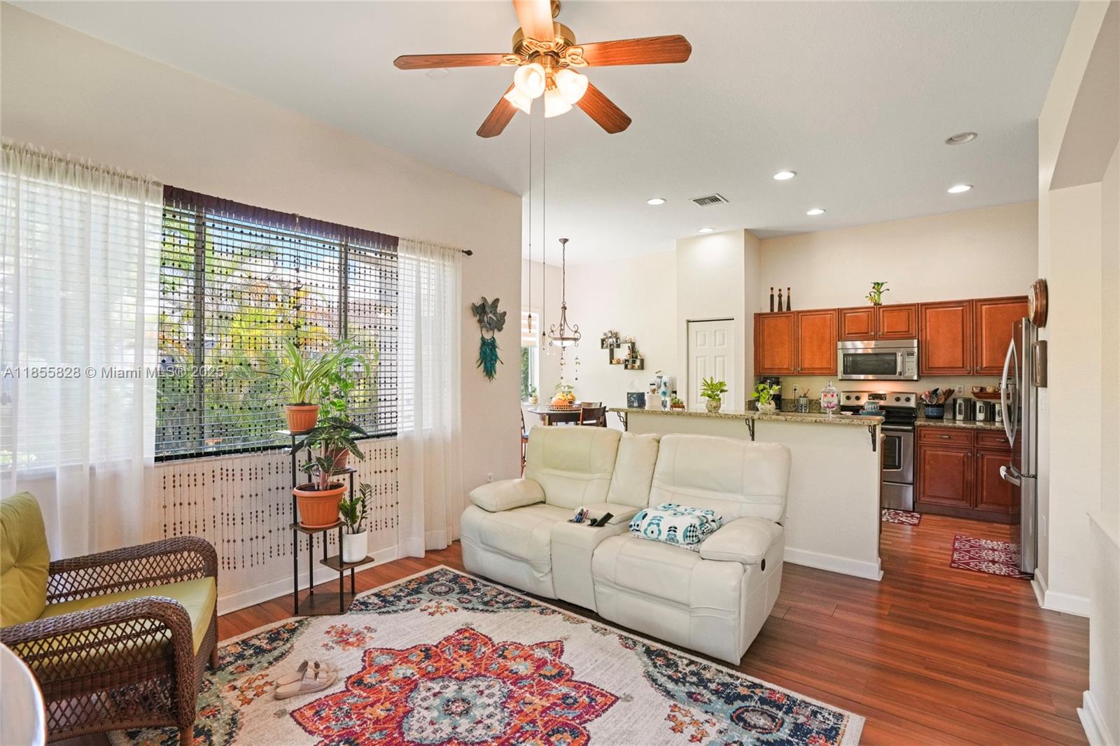 LAKES BY THE BAY AMBER - Residential