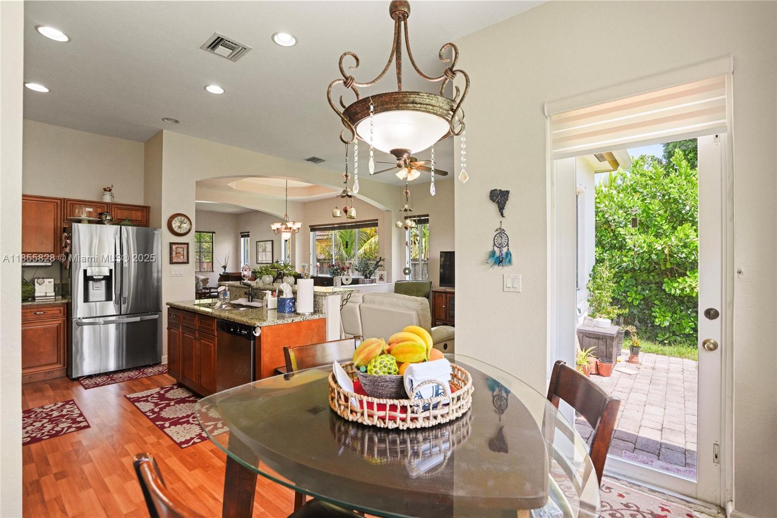 LAKES BY THE BAY AMBER - Residential