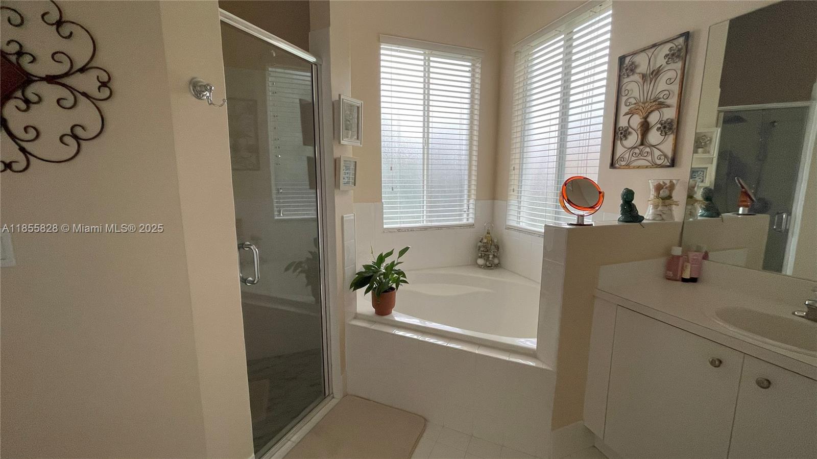 LAKES BY THE BAY AMBER - Residential