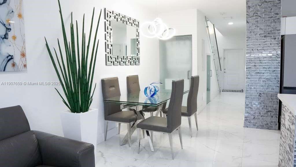 FOREST PARK VILLAS - Residential