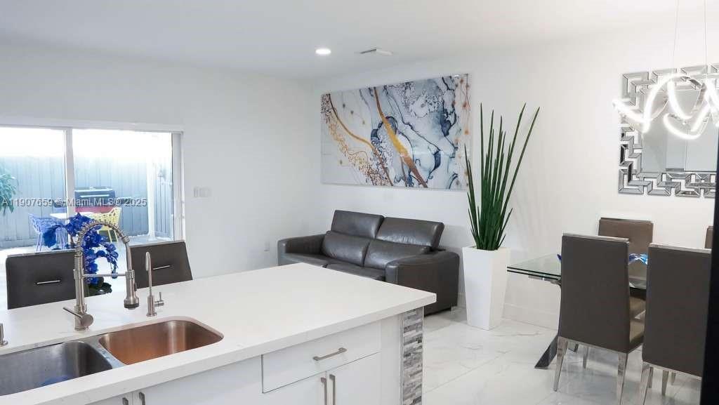 FOREST PARK VILLAS - Residential