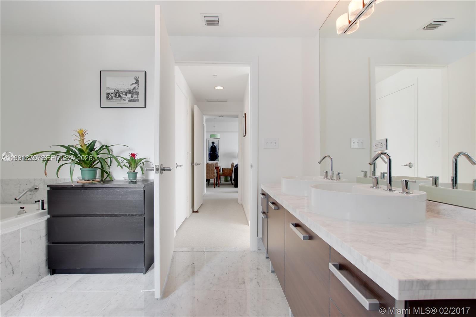 VIZCAYNE SOUTH CONDO - Residential