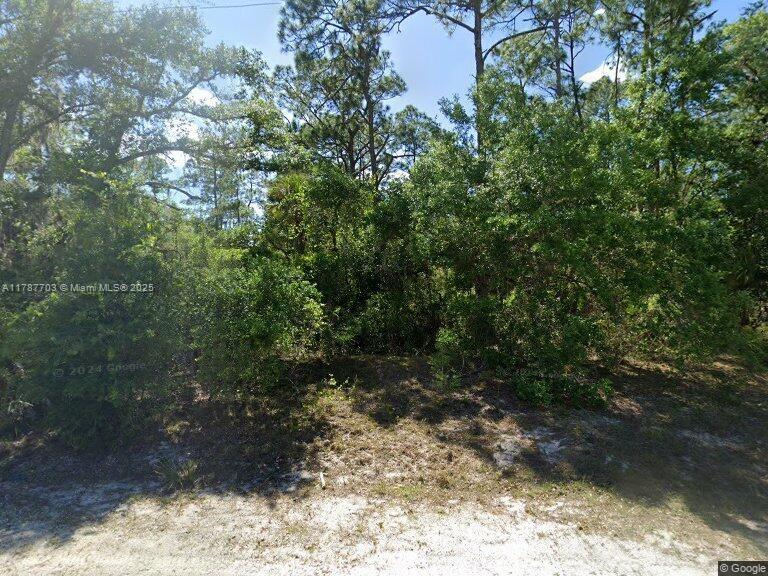 Residential lot, very well located. In a residential area, excellent for investors.