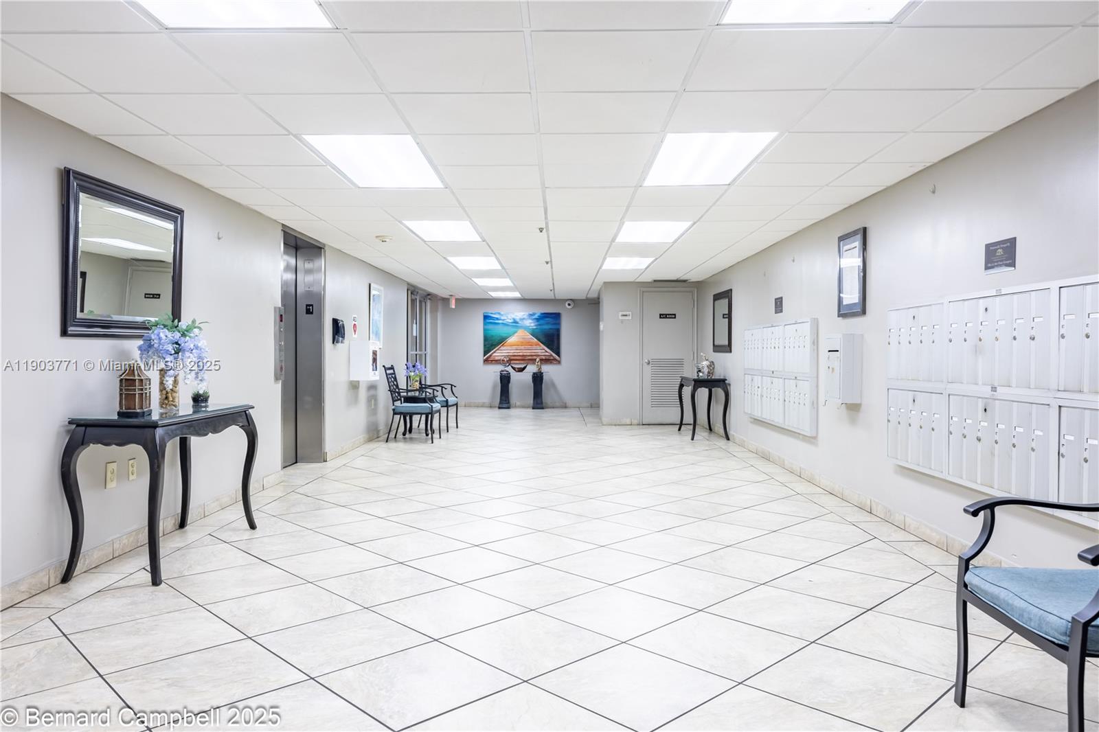 18TH HOLE AT INVERRARY CO - Residential