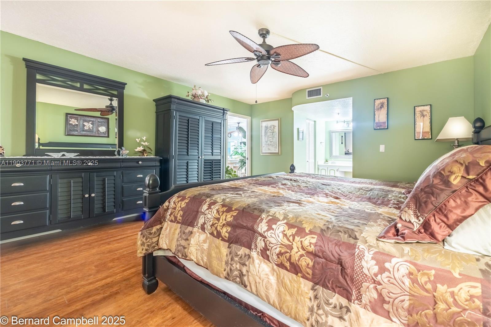 18TH HOLE AT INVERRARY CO - Residential