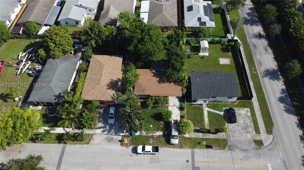 Photo of 5205 Wiley St, Hollywood, FL 33021 (MLS # A12091877)